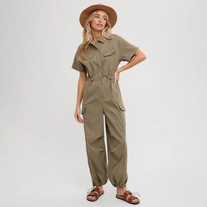 Bluivy Women’s Short Sleeve Utility Jumpsuit (Size L)